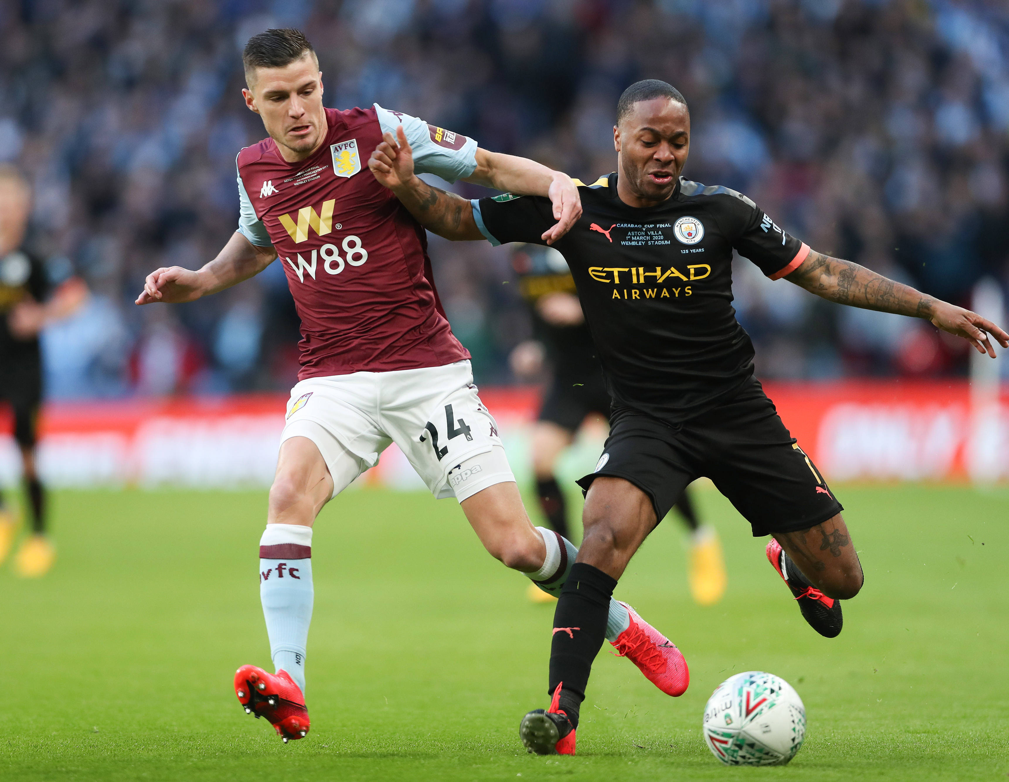 邮报：明年世界杯上下半场中段设强制补水时间，每次三分钟（邮报称：明年世界杯每半场中段将设3分钟强制补水暂停）