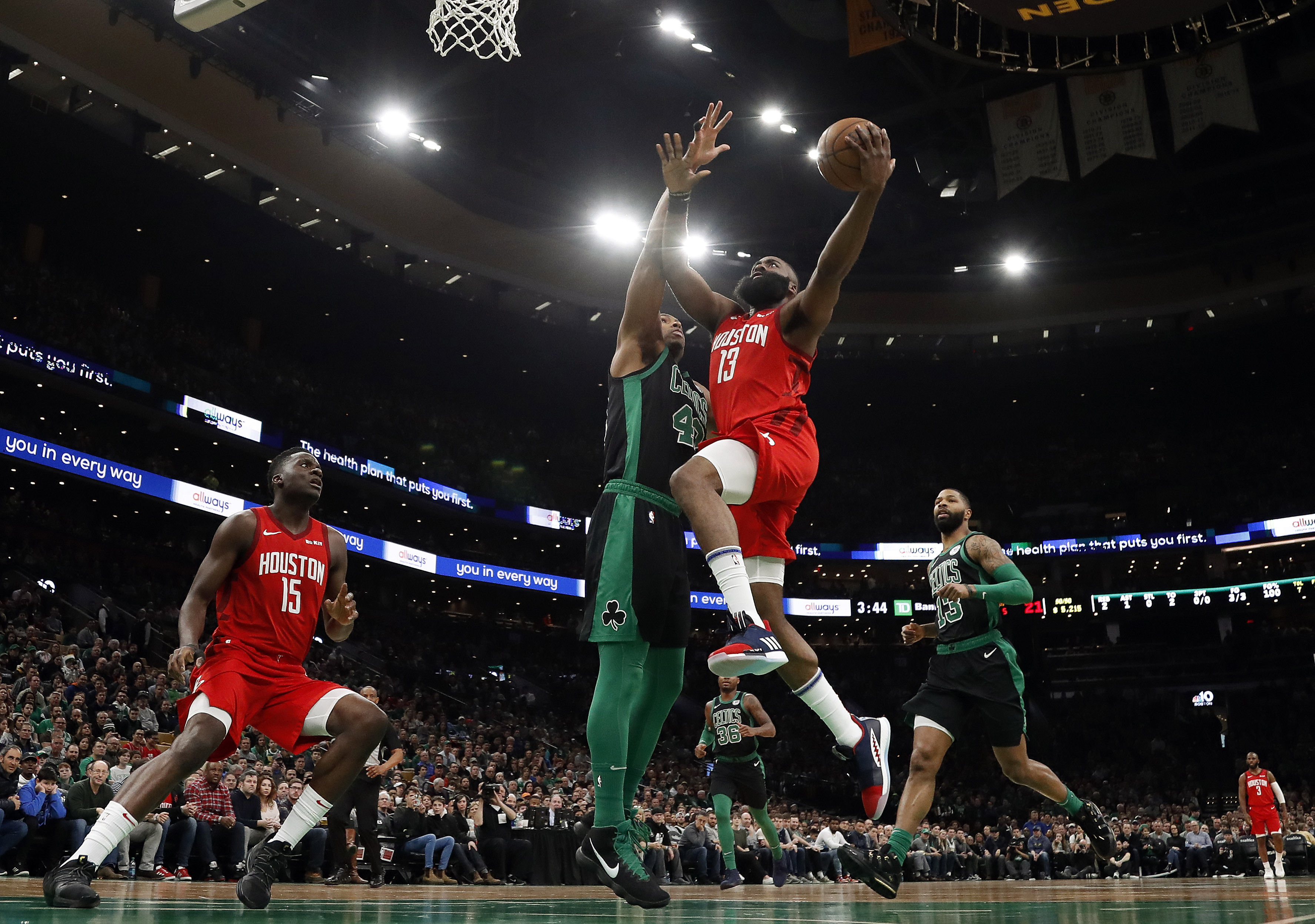 意甲：国米主场3-0击败博洛尼亚（意甲：国际米兰主场3比0完胜博洛尼亚）