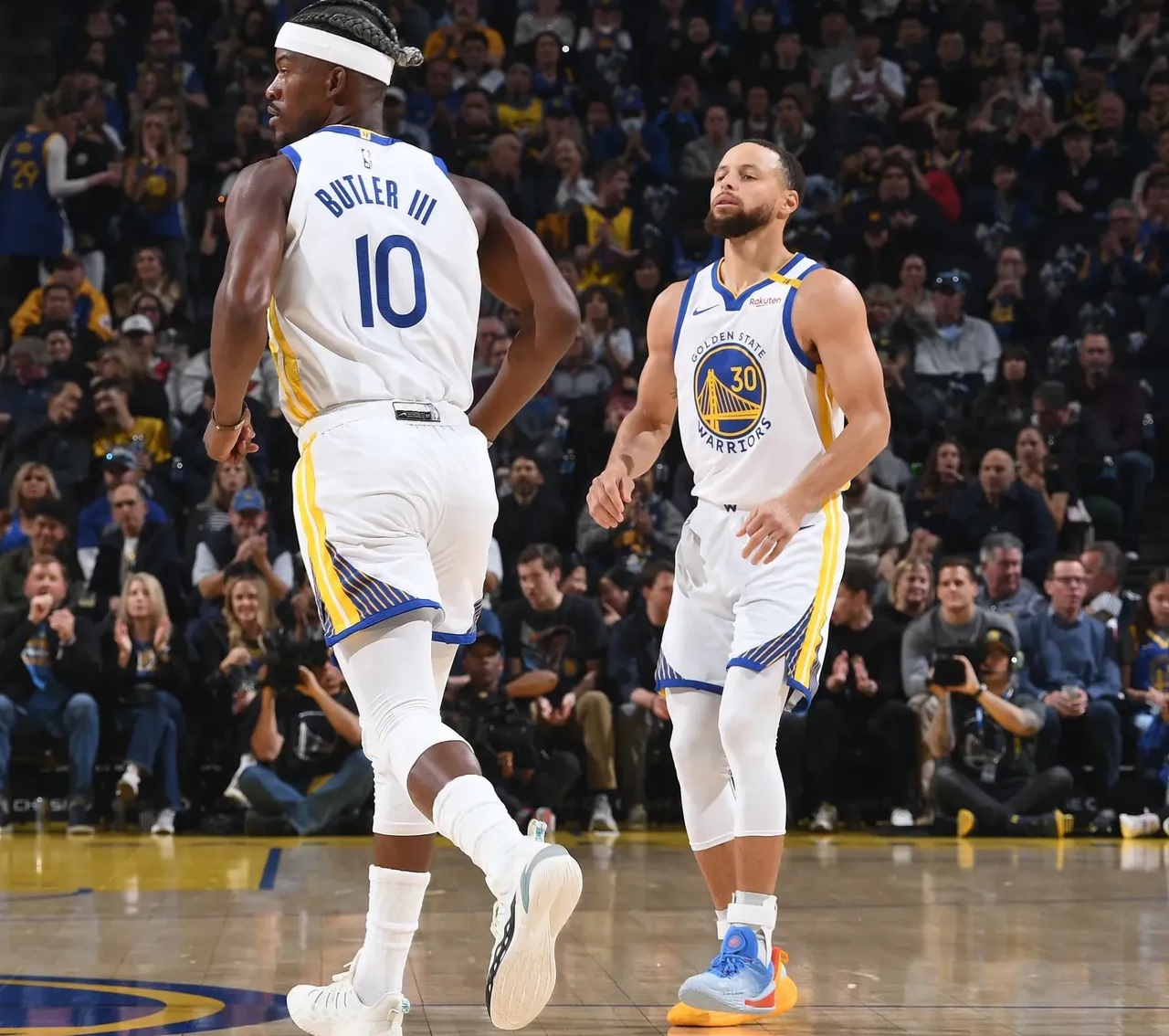 曼纳：不着急续约安古伊萨；丁丁手术成功；卢卡库几周内归队（曼纳：安古伊萨续约不着急；德布劳内手术顺利；卢卡库数周内回归）