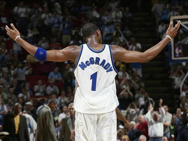 弗兰克：我不同意斯洛特的意见，范德芬不铲抢就不是合格后卫（弗兰克反驳斯洛特：不铲抢的范德芬称不上合格后卫）