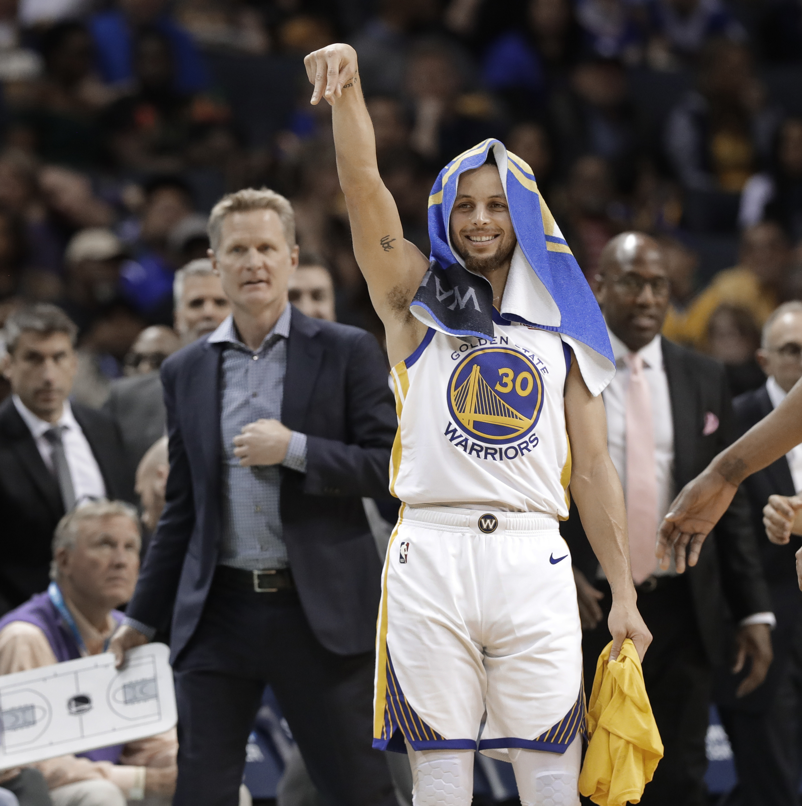 米兰双雄完成收购圣西罗球场及周边地块，新球场容量超7万人（AC米兰与国际米兰敲定收购圣西罗及周边地块，新球场可容纳逾7万人）