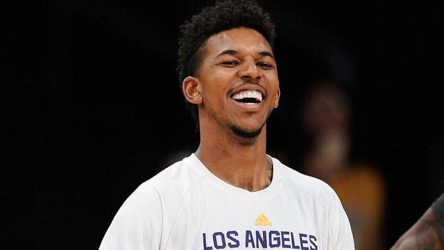 报价超十亿英镑，英媒：派拉蒙获得四年在英国的欧冠转播权（英媒称：派拉蒙以逾10亿英镑拿下英国地区四年欧冠转播权）