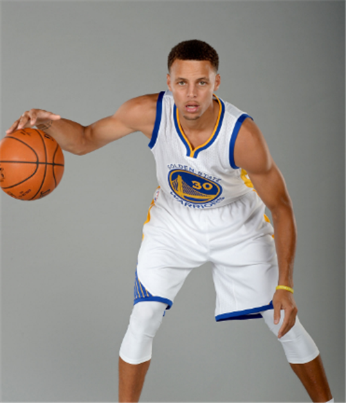 球星任意球精准送助攻（球星任意球精确传中助攻）