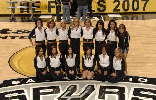 菲律宾队狂热主场氛围点燃赛场（菲律宾主场热浪燃爆全场）