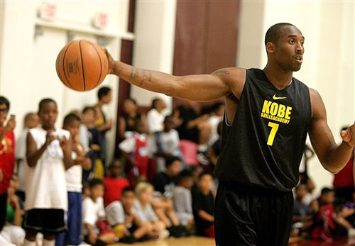 弗拉格近11场场均25+6+4 真实命中率61% 比肩乔丹新秀第二人（弗拉格近11战25+6+4，真实命中率61%，新秀表现与乔丹比肩位列第二）