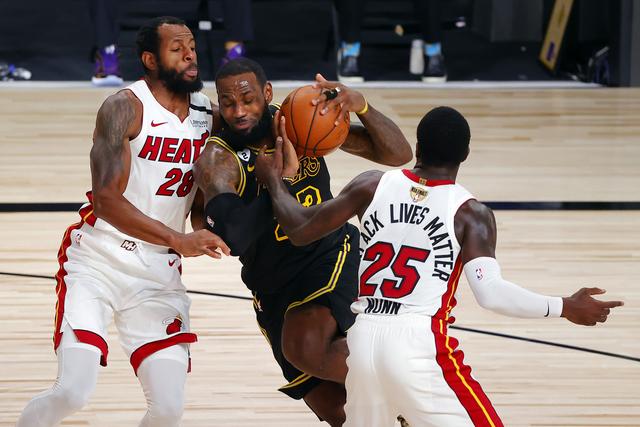 罗德里戈：我们正处在艰难的时期，但全队都支持主教练（罗德里戈：处境艰难，但我们全队力挺主帅）