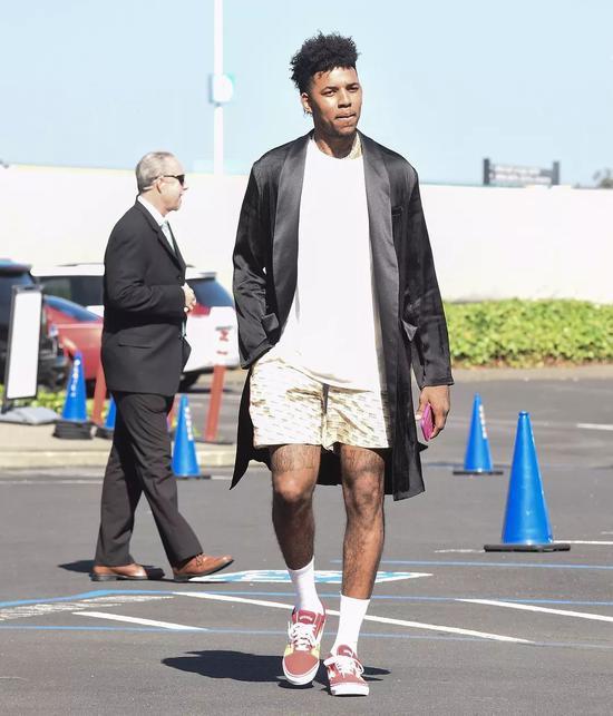 13战8胜，皇马是在新圣马梅斯西甲比赛取胜场次最多的球队（13战8胜！皇马保持新圣马梅斯西甲最多胜场）