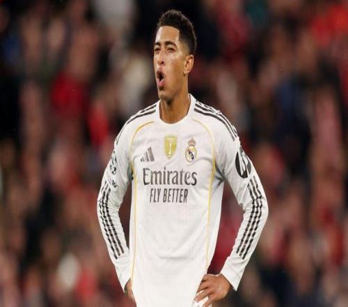 萨里：建议把VAR设备放的离替补席远一点，裁判需要冷静判断（萨里：应将VAR设备远离替补席，便于裁判冷静判罚）