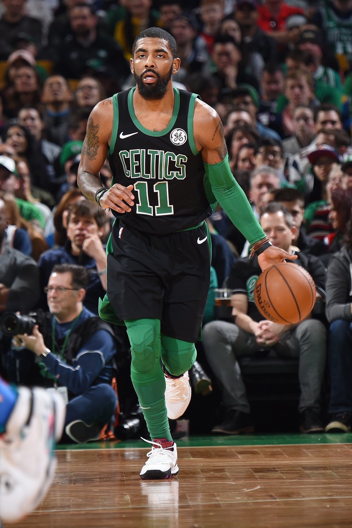 NBA伤病更新：哈登缺席关键比赛（NBA伤情速报：哈登因伤缺阵关键战）