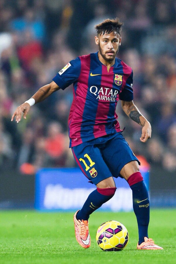 山东泰山足球俱乐部：中超首支积分1500分球队的荣耀之路（山东泰山足球俱乐部：率先达成中超1500分里程碑的辉煌征程）