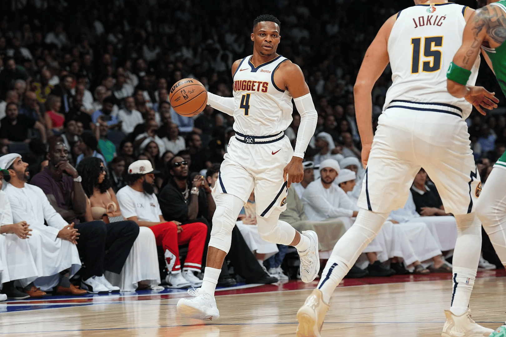 意乙巴里队客场0-5惨败，在返程航班上球迷与球员发生冲突（意乙巴里客场0-5失利，返程航班上球迷与球员爆发冲突）