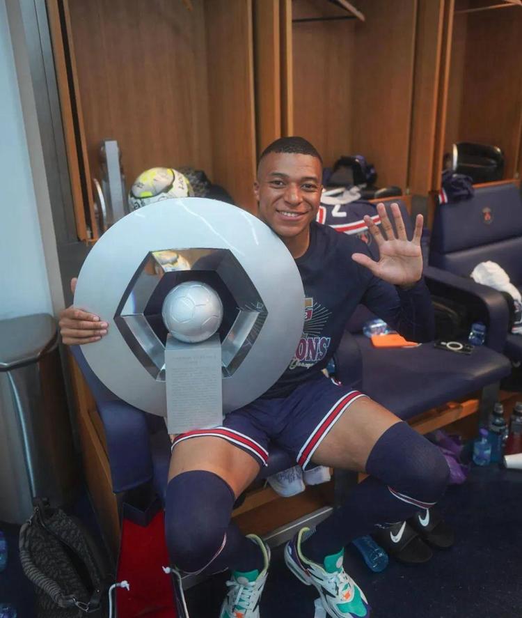 唐斯防守策略：且退且防的艺术（唐斯防守之道：退守中的智慧）