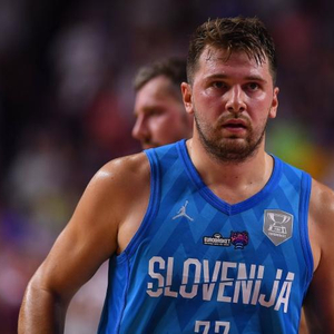 意超杯战报：内雷斯、霍伊伦破门，那不勒斯2-0米兰晋级决赛（意超杯：内雷斯、霍伊伦先后破门，那不勒斯2-0米兰挺进决赛）