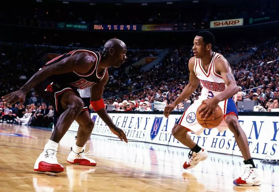 记者：前国门李雷雷有望接替杨智，担任青岛西海岸守门员教练（记者：李雷雷或接替杨智，出任青岛西海岸门将教练）